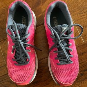 Nike Dynamic - woman’s